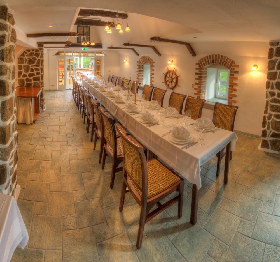 Hotel Alte Fischerkate Modlich Экстерьер фото